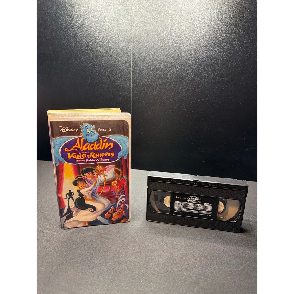 Disney Aladdin and the King of Thieves VHS Robin Williams Clamshell